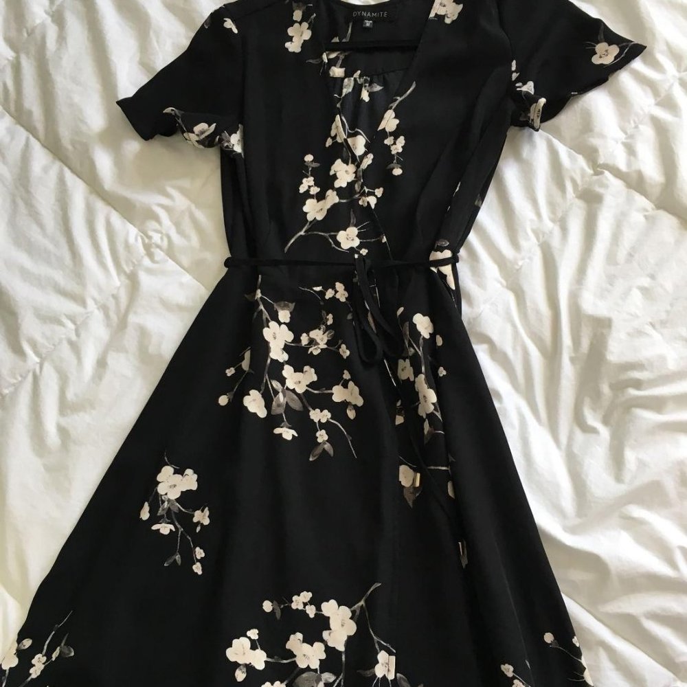 Dynamite floral print wrap dress